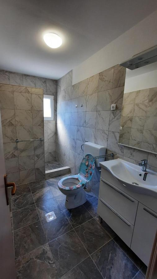 Apartment Pinoapplosinj 베리로신즈 외부 사진
