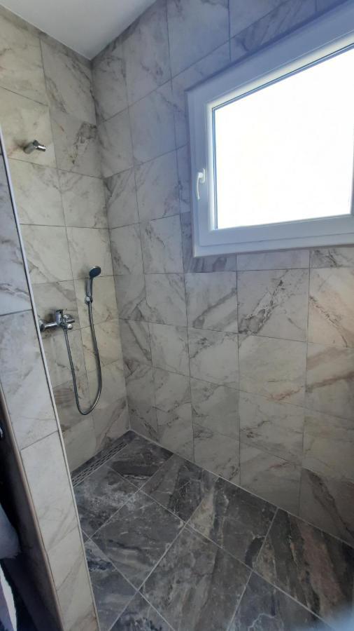 Apartment Pinoapplosinj 베리로신즈 외부 사진